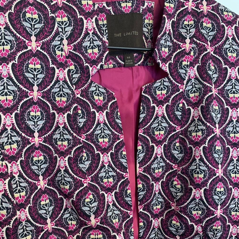 Patterned Matching Statement Suit Set - image 3